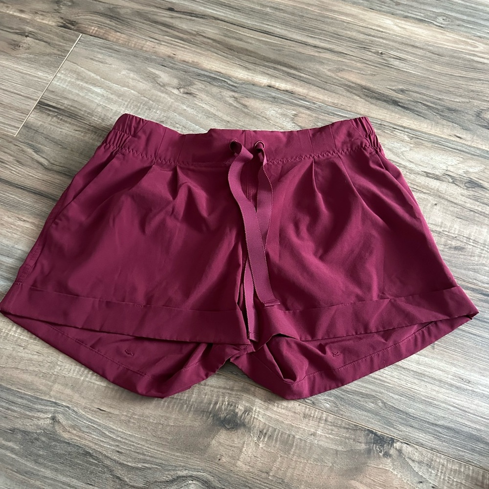 Lululemon spring break away short 2